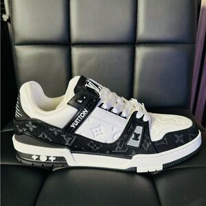 Louis Vuitton Signature Men’s Trainers!
